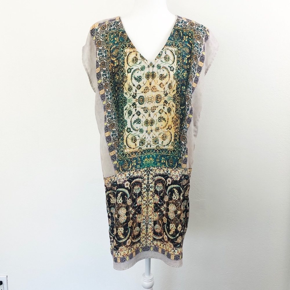 Wanderlujo printed dress size Medium